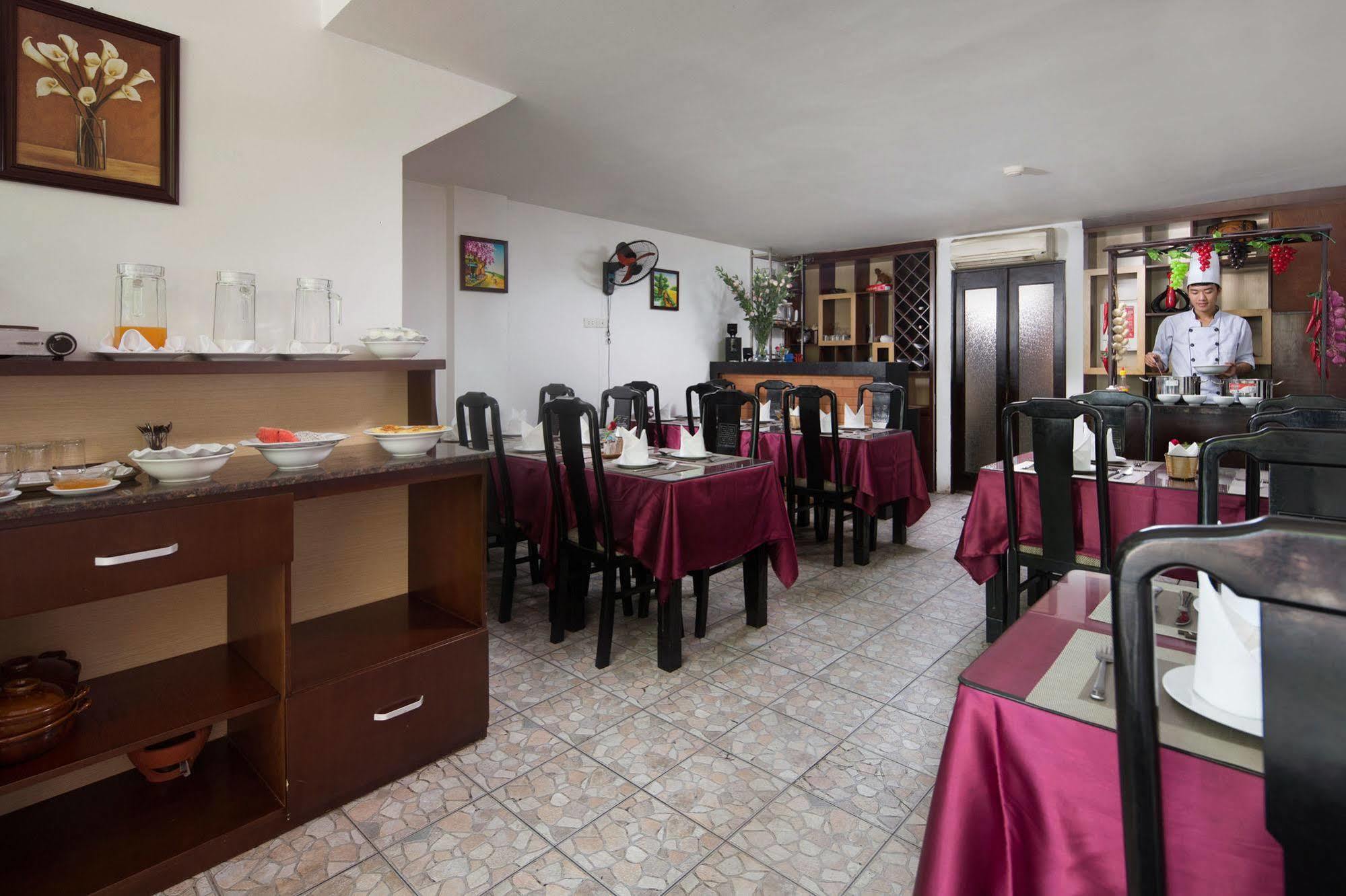 Tu Sakura Hotel Hanoi Buitenkant foto