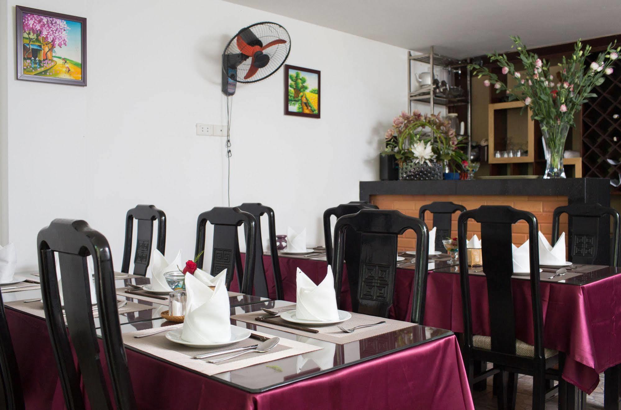 Tu Sakura Hotel Hanoi Buitenkant foto