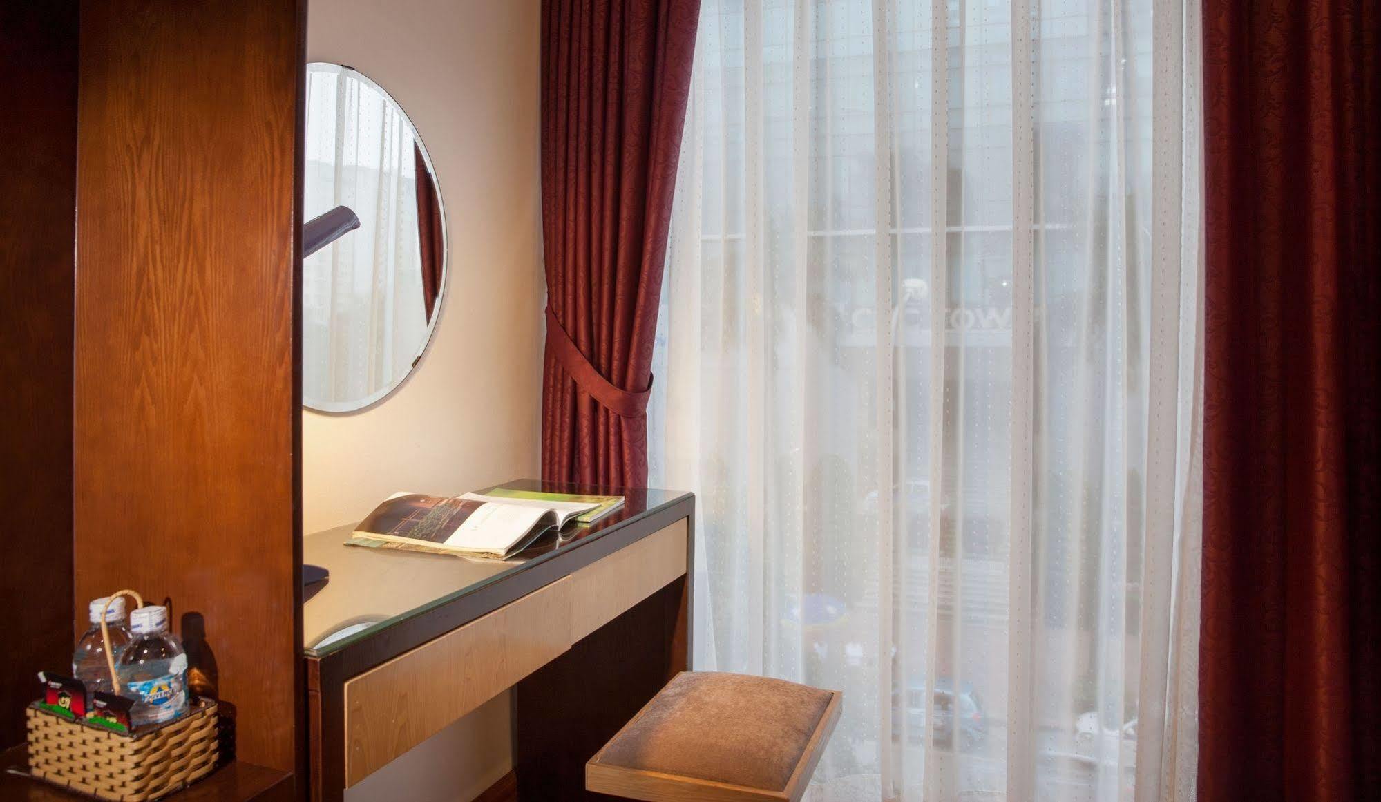 Tu Sakura Hotel Hanoi Buitenkant foto